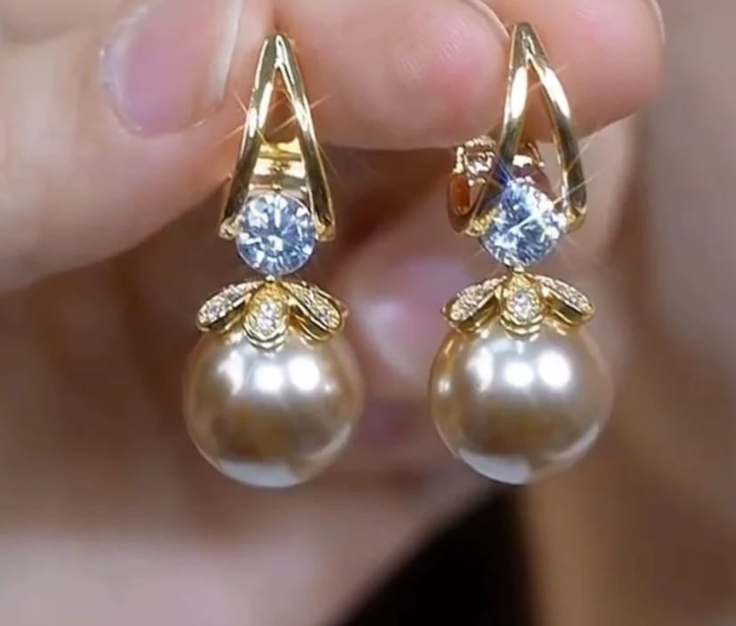 PENDIENTES COLGANTES HUGGIE BRILLANTES ✨ELEGANCIA Y GLAMOUR💖